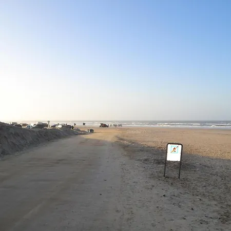 2 Bedroom Lovely Apartment In Vejers Strand *